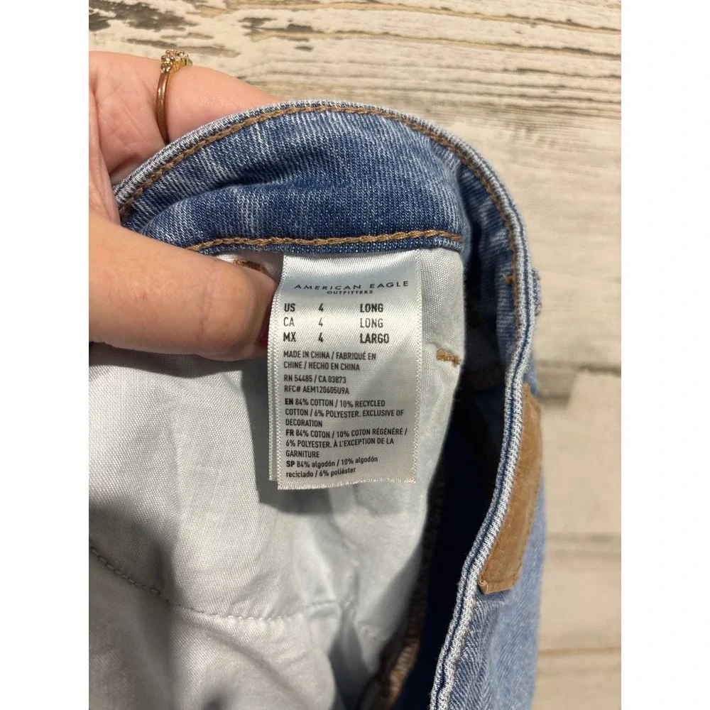 American Eagle Mom Jeans Women‎ Size 4 Long Blue Distressed High Rise Denim